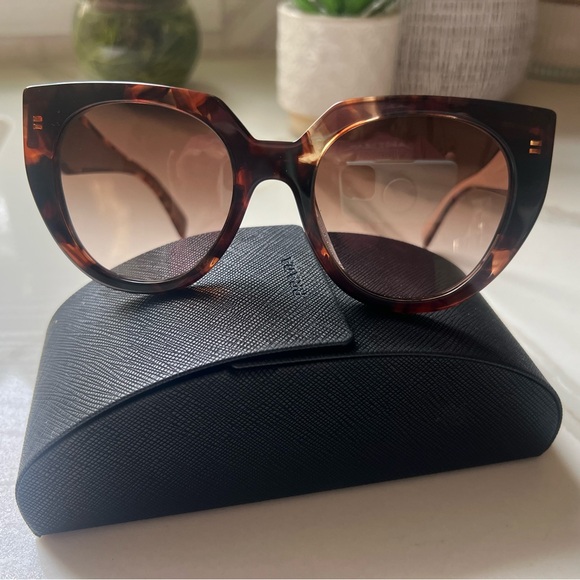 Prada Sunglasses PR 14WS - Picture 5 of 11